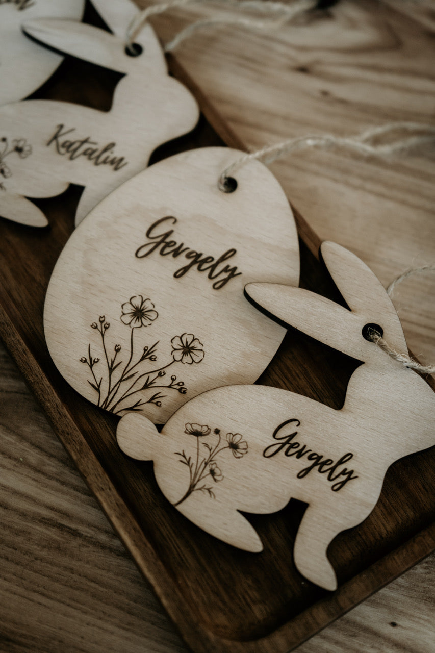 Húsvéti nyuszi mintájú függődísz, egyedi, személyre szabható névvel