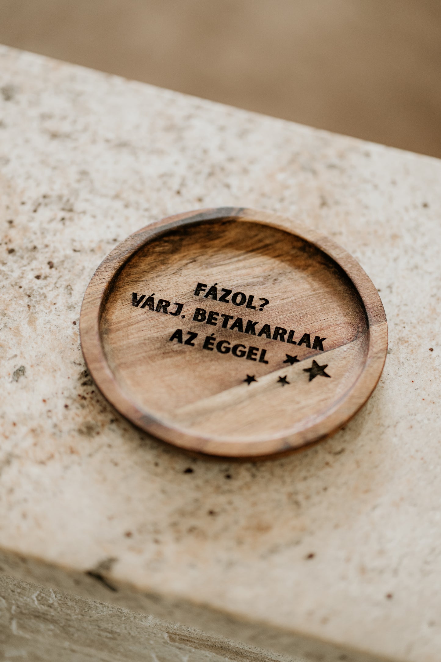 Radnóti verses fa tál